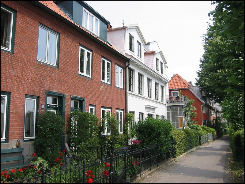 Der Hamburger Stadtteil Oevelgnne im Juli 2005.