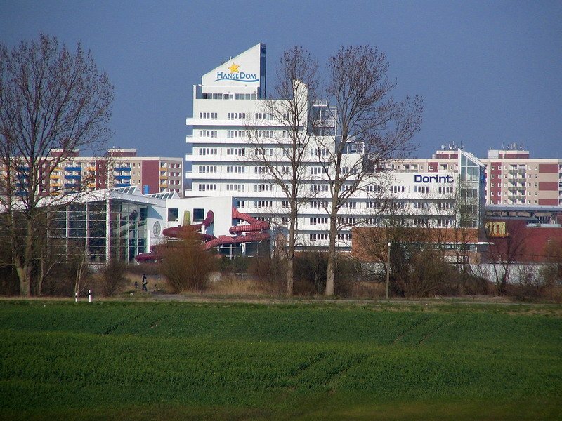 Der Hansedom in Stralsund Stadtteil von Knieperwest ist ein Hotel und daneben ein Spabad sehr beliebt bei Jung und Alt