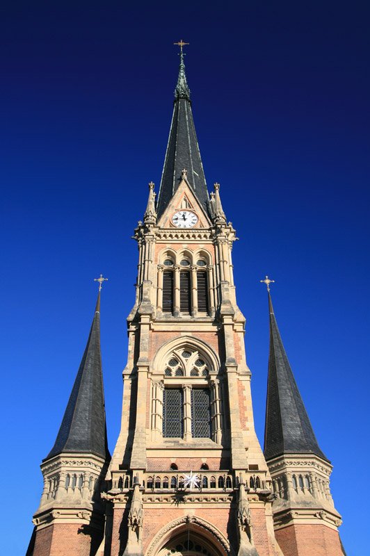 Der imposante Turm der St. Petri Kirche zu Chemnitz, Aufnahme vom 27.12.06.