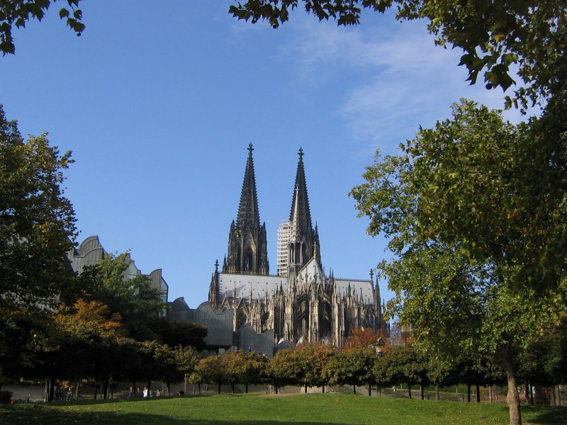 Der Klner Dom an einem Oktobermorgen.