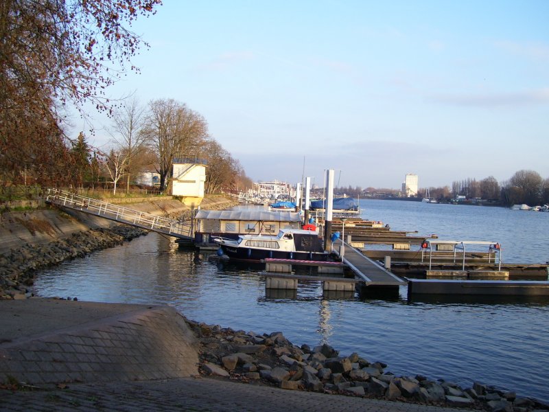 Der Schiersteiner Hafen ist ein beliebtes Ausflugsziel in Wiesbaden.