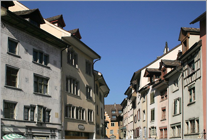 Der  Trichter  in die Mnstergasse von Schaffhausen. 20.10.2006 (Matthias)