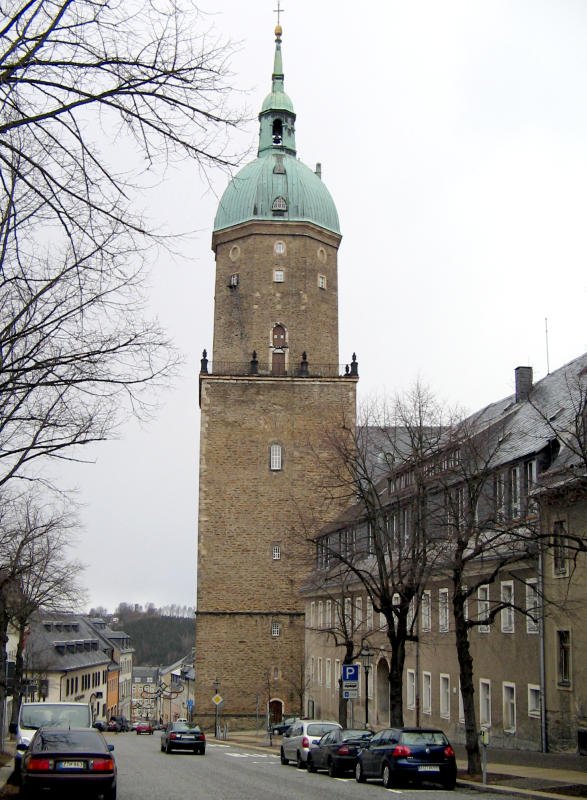 Der Turm der mchtigen Annenkirche in Annaberg-Buchholz, 21.01.07