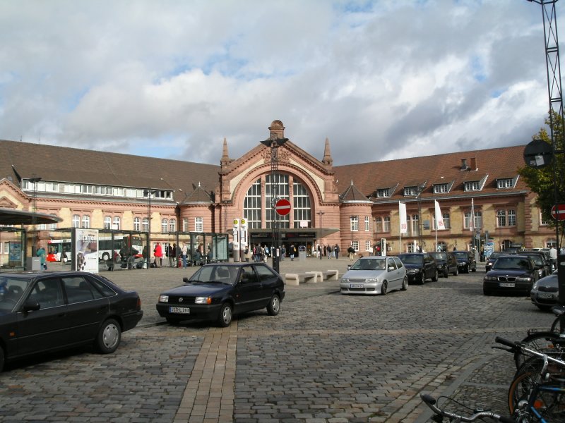 Der Vorplatz des Hauptbahnhofs von Osnabrck.