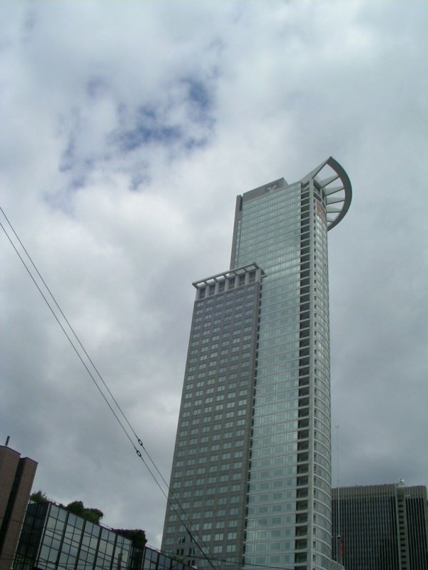 Der Westendtower (auch Hochhaus der DZ Bank, Kronenhochhaus oder Westendstrae 1) ist ein Wolkenkratzer in Frankfurt am Main mit einer Hhe von 208 m ist er derzeit der drittgrte Wolkenkratzer der Stadt.