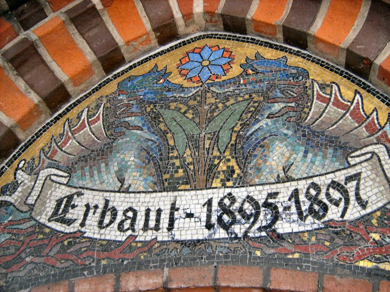 Detail an einem der beiden Trme der Oberbaumbrcke, Berlin Herbst 2007