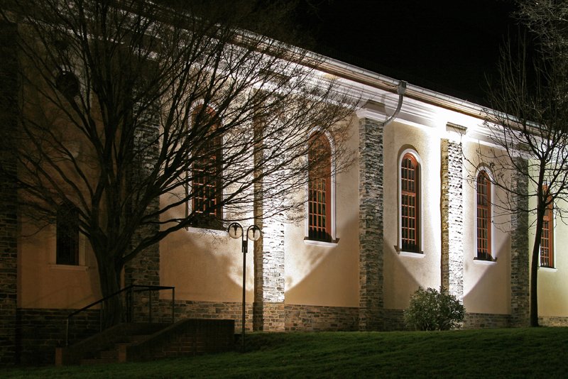 Detailansicht des Kirchenschiffs der katholischen Propsteikirche St. Johannes Nepomuk auf dem Chemnitzer Kassberg; Dezember 2006.