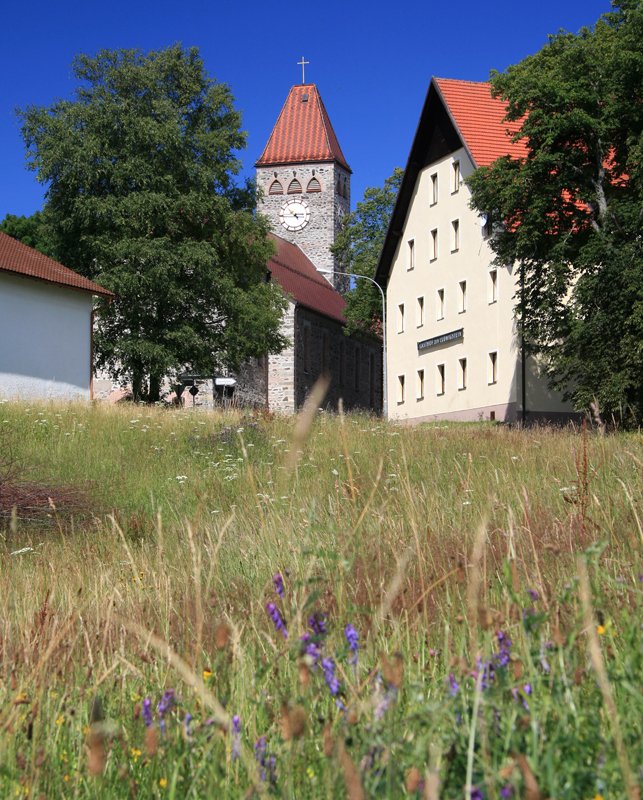 Die 1927 erbaute katholische Kirche im Spiegelauer Ortsteil Klingenbrunn; Aufnahme vom 07.07.07.
