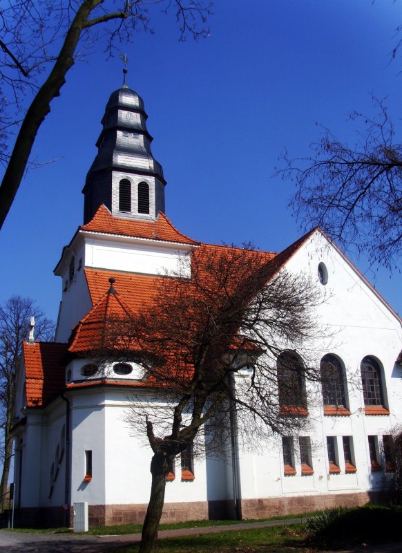Die Altscherbitzer Kirche im gleichnamigen Ortsteil von Schkeuditz am 01.04.2009