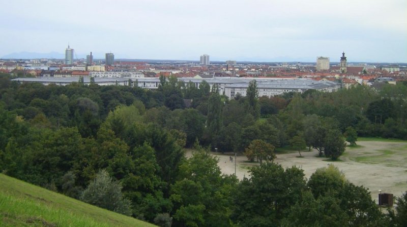 Die bayrische Landeshauptstadt vom Olympiaberg aus gesehen.