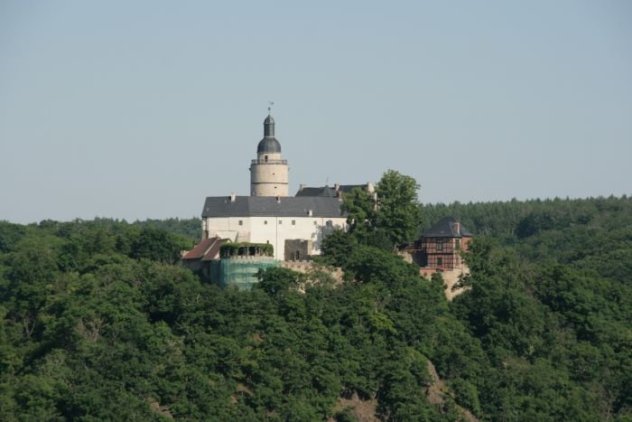 Die Burg Falkenstein bei Meisdorf. Sie thront oberhalb des Selketals. 1120 wurde mit dem Bau der Burg begonnen.