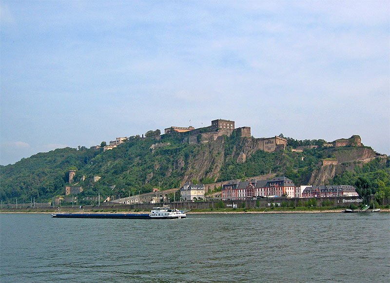 Die Festung Ehrenbreitstein gegenber dem Deutschen Eck in Koblenz. 16.9.2006