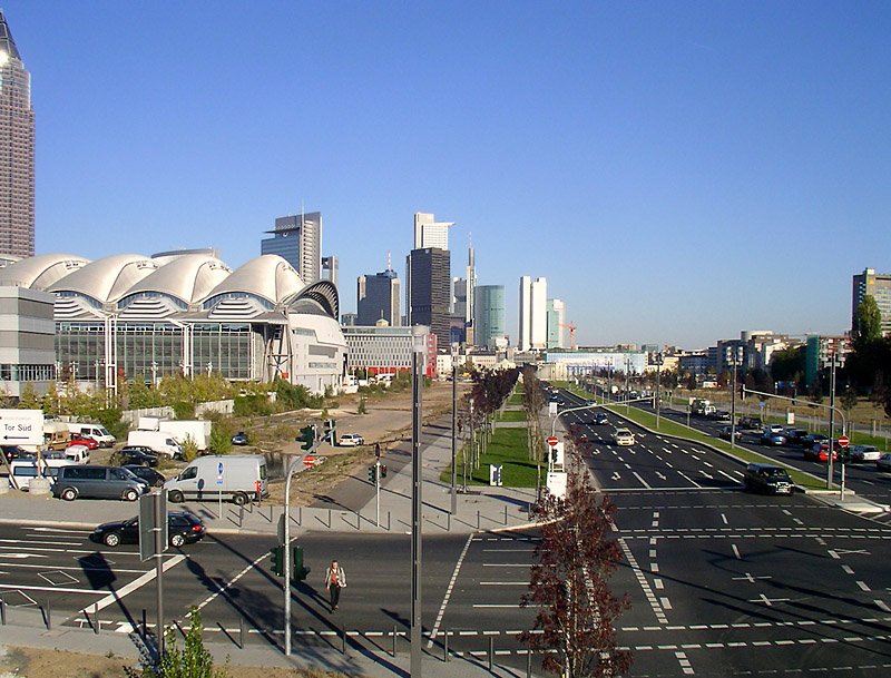 Die Frankfurter Skyline mit Messeturm im Oktober 2007.

Vielen Dank an Matthias Frey fr die Nachbearbeitung. 