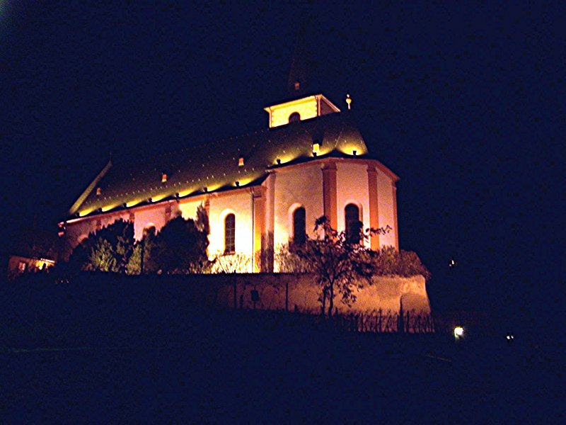 Die gleiche Kirche bei Nacht. Hochheim 2005