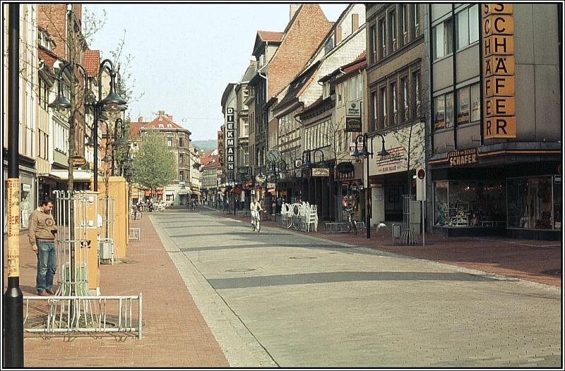 Die Groner Strae in Gttingen nach der kompletten Umgestaltung. Die Aufnahme stammt aus dem Jahr 1985. (Dia-Archiv Alfred Schmidt) 