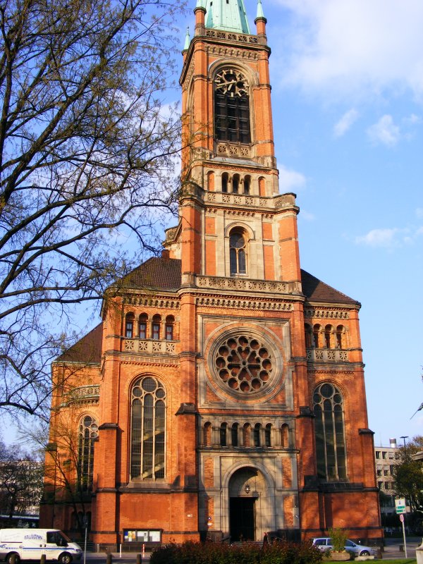 Die Kirche am Martin-Luther-Platz in Dsseldorf.