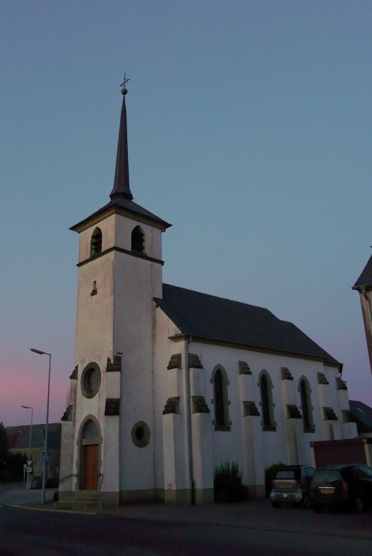 Die Kirche von Kehmen (Luxemburg) fotografiert am 13.01.08 gegen 17.15 Uhr. 