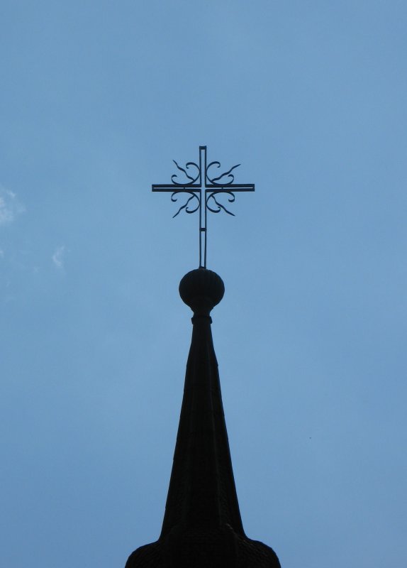 Die Kirchturmspitze der kath.Kirche von St.Gingolph/Suisse.
(Juli 2008)