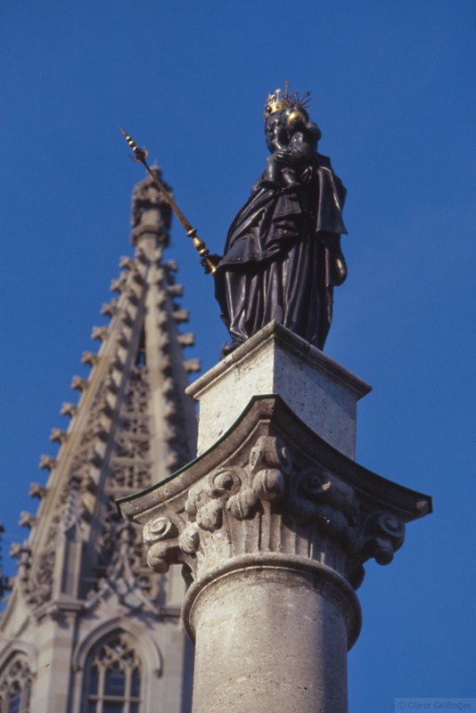 Die Mariensule im Pfalzgarten. Konstanz, Januar 2001.