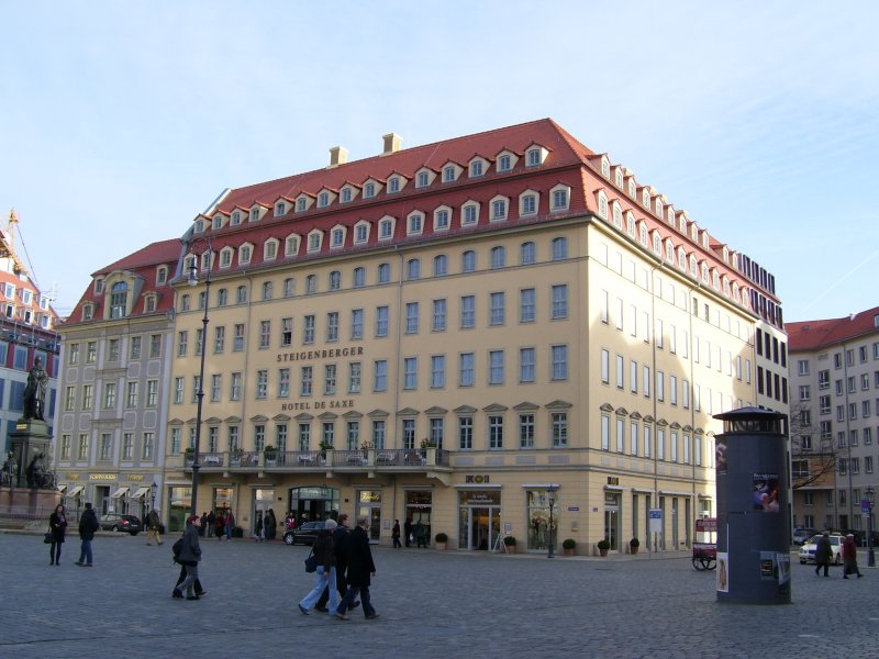 Die neuen  alten  Huser am Dresdner Neumarkt im Februar 2008.