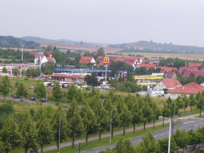 Die Nordhuser Strae in Erfurt, mit Blick auf den Stadtteil Gispersleben. 09.07.2007