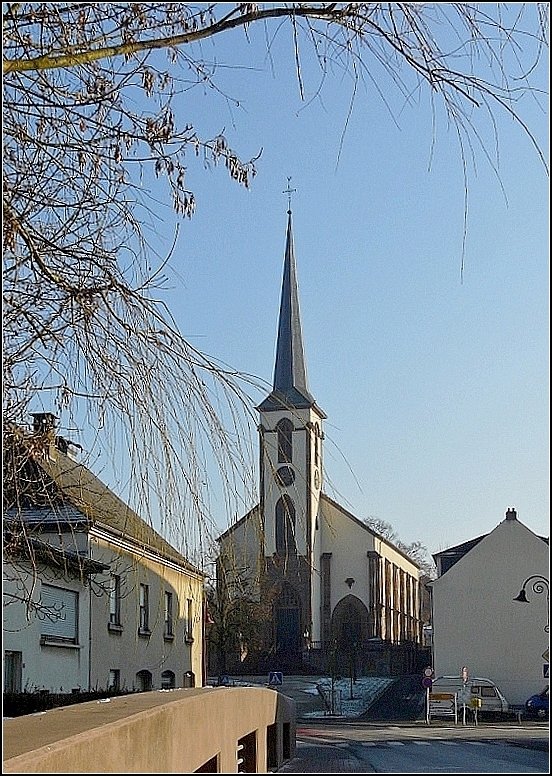 Die Pfarrkirche von Bissen fotografiert am 11.01.09. (Jeanny)