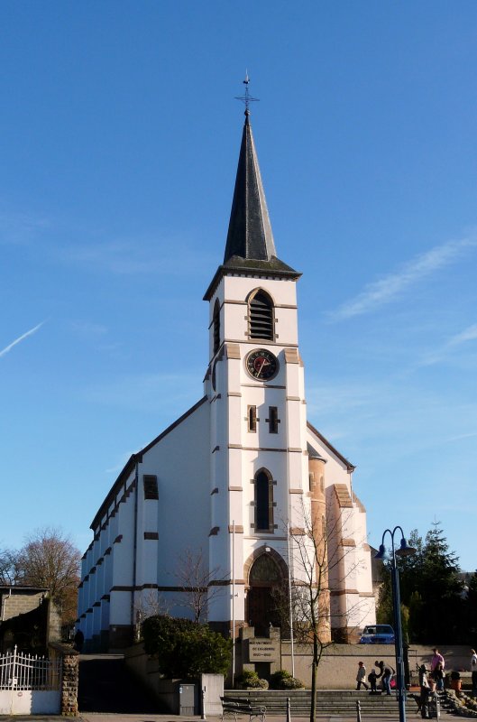 Die Pfarrkirche von Schieren (Luxemburg) bei sonnigem Winterwetter. 13.01.08