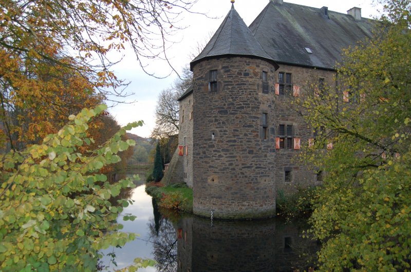Die Schlossanlage des Wasserschlosses Haus Kemnade beinhaltet Museen und eine Gastronomie