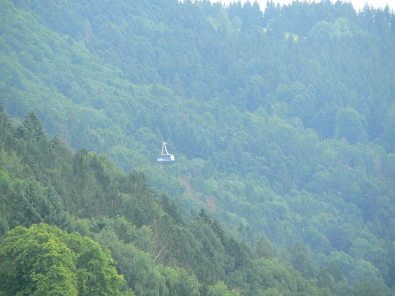 Die Seilbahn verbindet die Stadt Bregenz mit dem Pfnder. August 2005