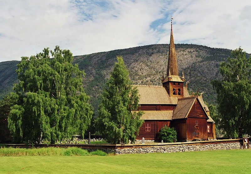 Die Stabkirche in Lom; Juli 2005.