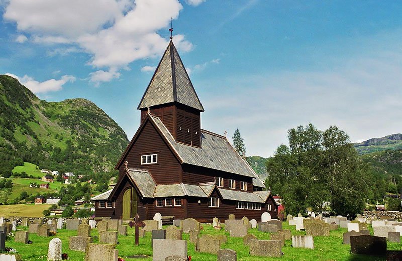 Die Stabkirche in Roldal; Juli 2005.