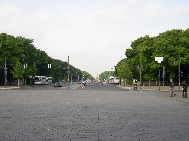 Die  Strae des 17. Juni  (Blickrichtung vom  Brandenburger Tor  zur  Siegessule / Goldelse )!!! 17.05.08