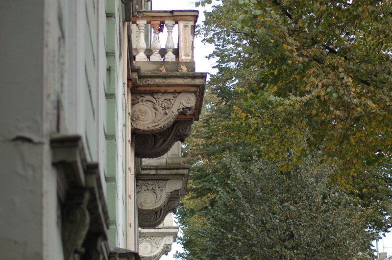 Dies ist ein Bild aus der Serie  Jugendstil und Grnderzeit in Wuppertal  und soll die versteckte und eigenwillige Schnheit des ltesten groen Industriezentrums Deutschlands, das Wuppertal nachweislich ist, hier ein wenig verdeutlichen.
