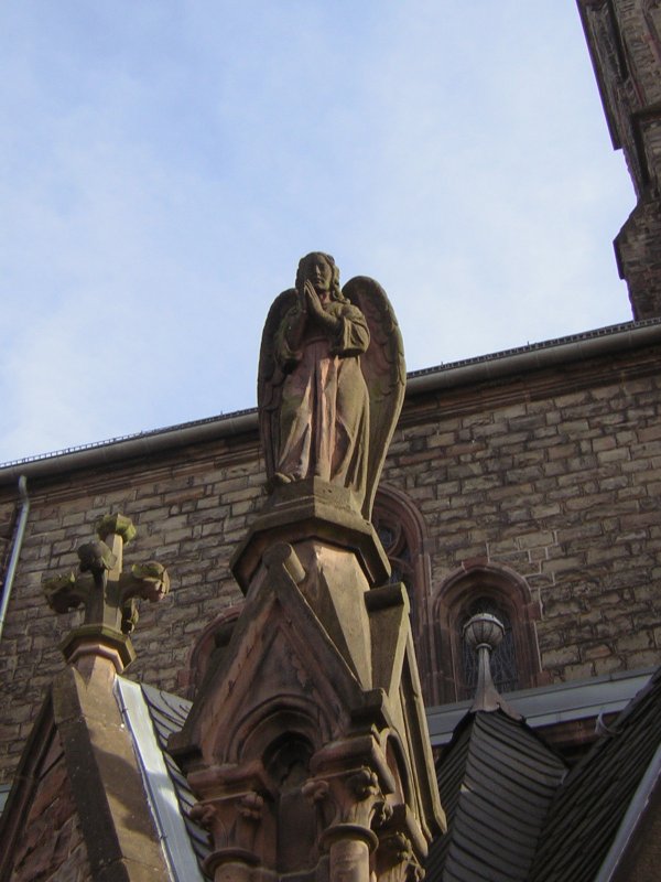 Diese Figur eines Engels wurde an der Pfarrkirche St.Josef aufgenommen.