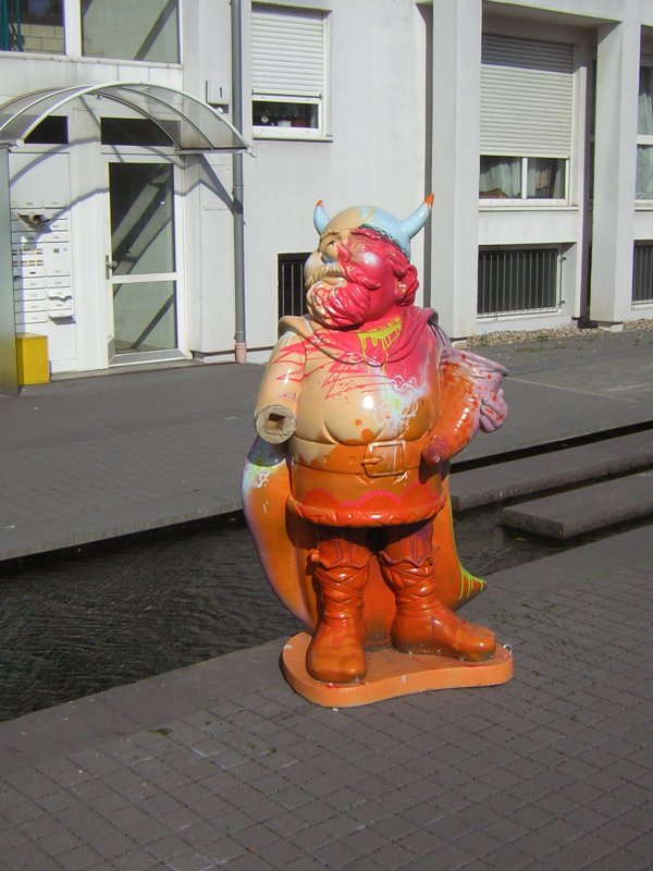 Diese Figuren haben mit der Geschichte der Stadt Dudweiler zu tun. Sie knnen auf dem Dudweiler Dudoplatz gesehen werden. Das Foto habe ich am 12.10.2009 in Dudweiler/Saarland aufgenommen.