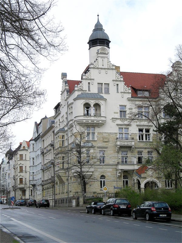 Diese herrliche Fassade findet man an der Breitenfelder Strae in Gohlis. Wenn das Wetter besser wre, dann wrde die Fassade bestimmt noch schner assehen.... aber leider! 02.04.08