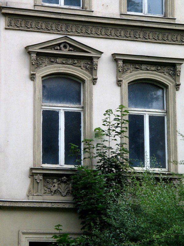 Diese reichlich verziehrte Fassade findet man heute noch an der Neefestrae in Chemnitz, 09.07.07