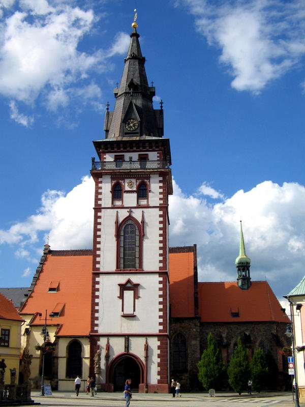 Diese wunderschne Kirche findet man am Markt in Chomutov, 18.06.07