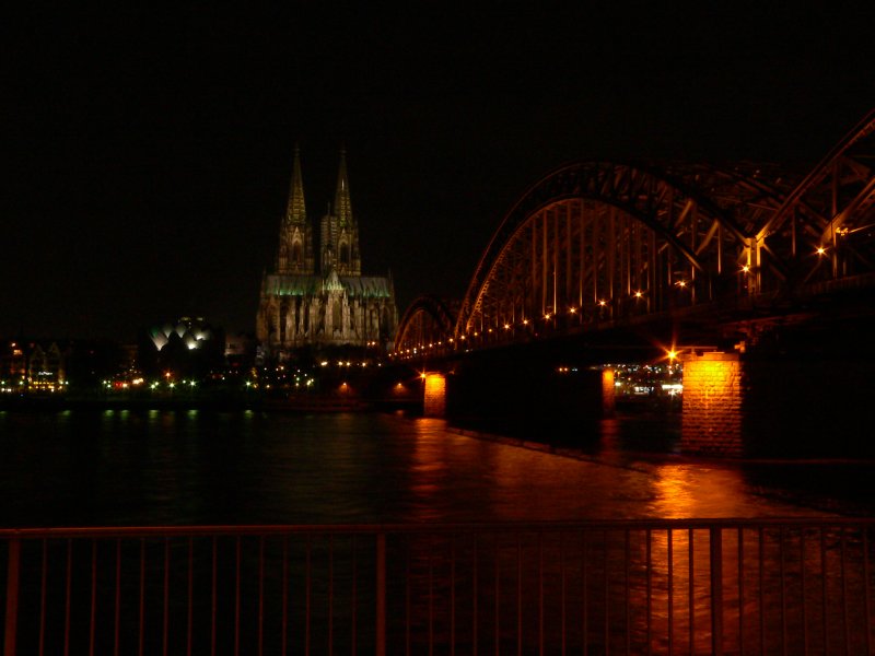 Dom und Hohenzollernbrcke bei Nacht. 10.3.2007