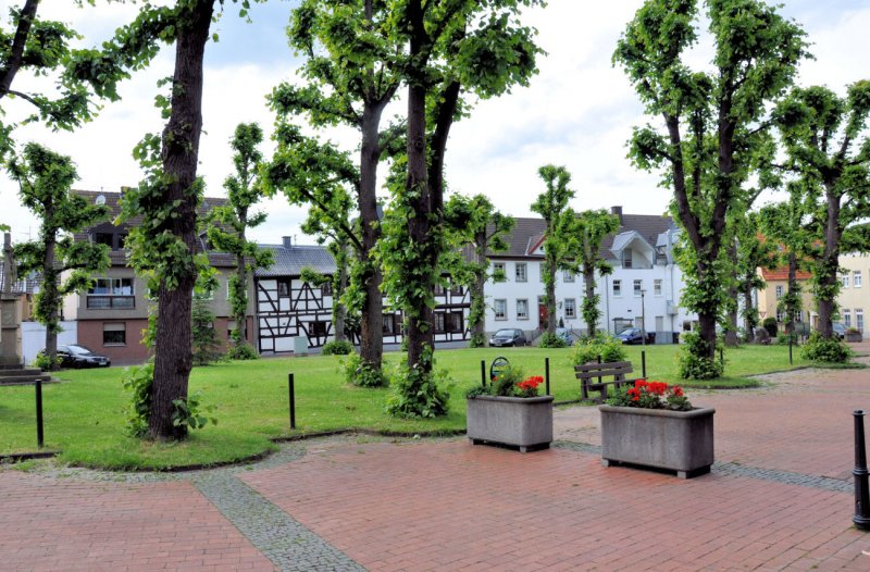 Dorfplatz von Flamersheim (Euskirchen). 08.06.2009