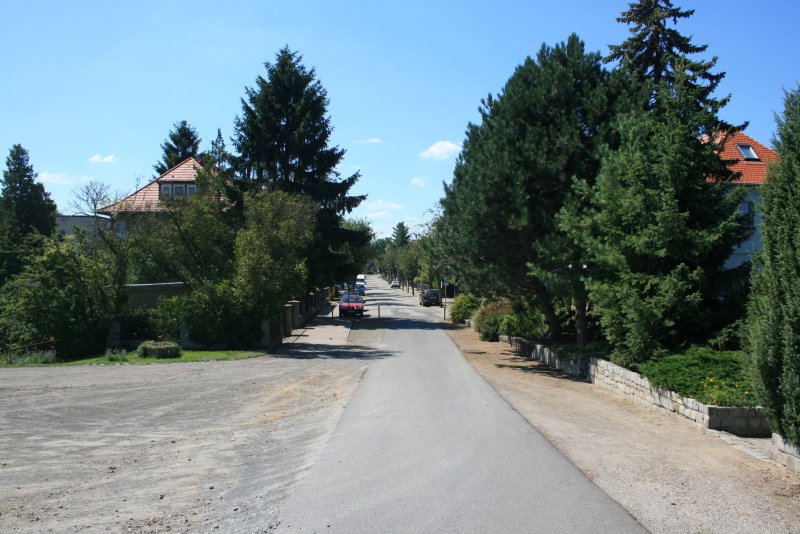 Dr.Ayrer-Strae. Krzeste Verbindung vom Oder-Neisse-Radweg zum Krankenhaus