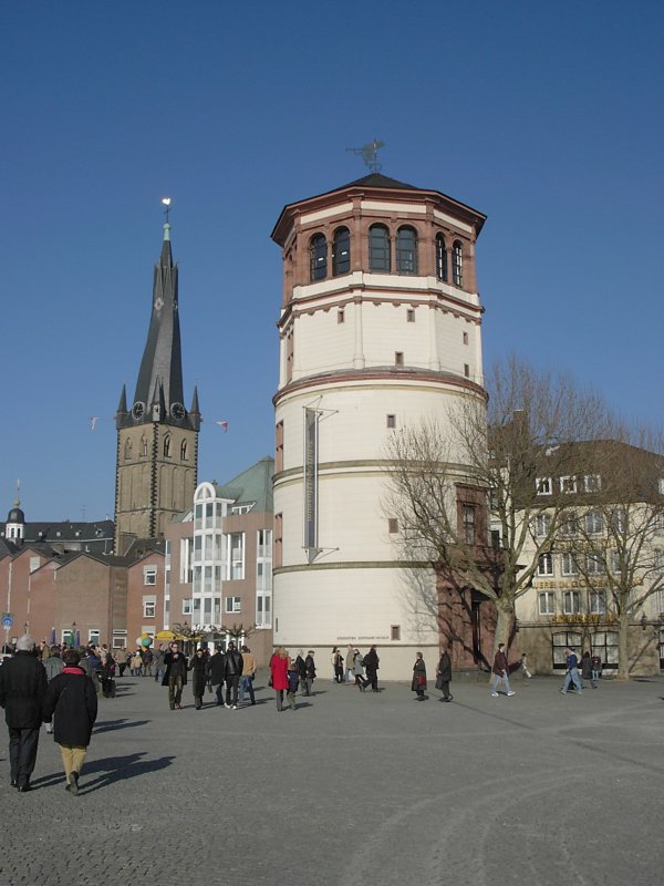 Düsseldorf, Burgplatz mit Turm