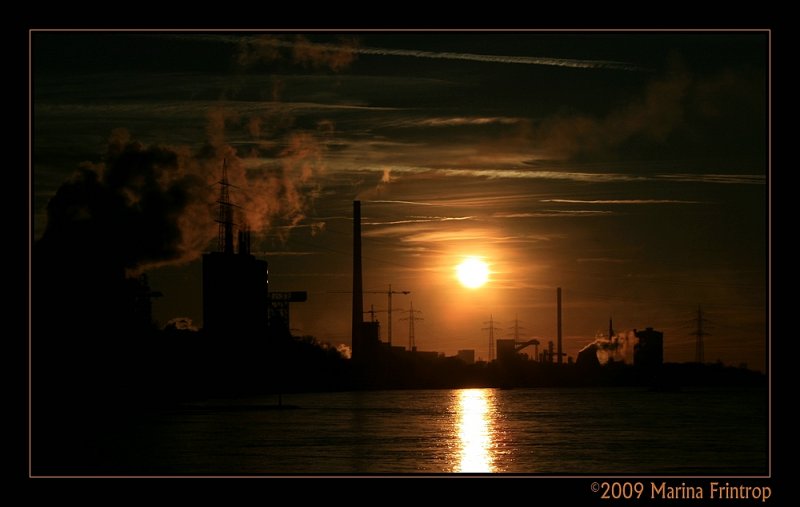 Duisburg - Blick ber den Rhein auf die Httenwerke Krupp-Mannesmann