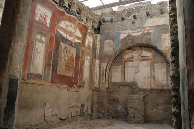 Durch den bis zu 1900 Jahre hermetischen Verschluss blieben viele Wandmalereien der Villen konserviert und sind heute ein einzigartige Ensemble rmischer Kunstwerke, fr die Herculaneum weltberhmt ist.