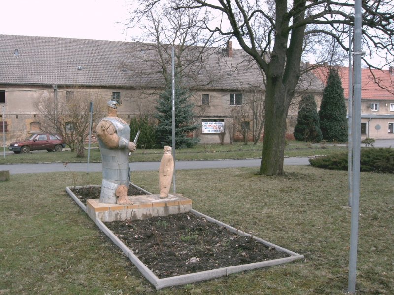 Eigentlich nicht Leipzig, sondern LEIPZIGER LAND!! Heuersdorf ist ein Dorf bei Leipzig, welches dem Braunkohletagebau weichen soll. Hier nun eine der vielen Proteste gegen die MIBRAG (mitteldeutsche Braunkohlen AG)