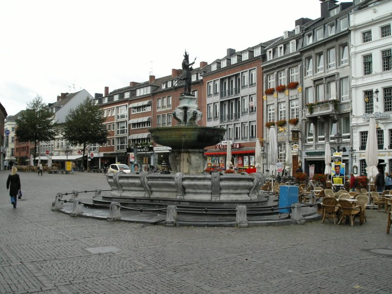 Ein Brunnen in Aachen, 20.09.2004.
