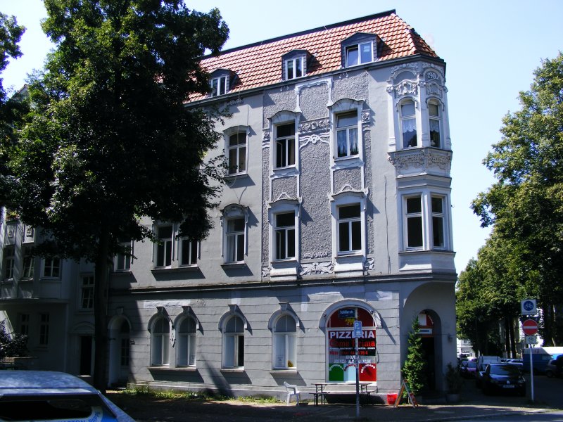 Ein Eckhaus am Goetheplatz im Dichterviertel