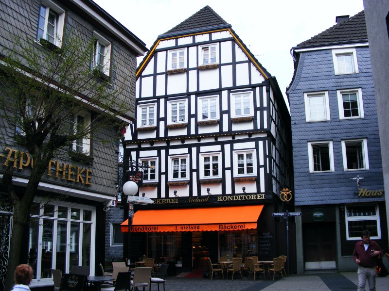 Ein Fachwerkhaus in der Altstadt von Hattingen am 15. April 2009.