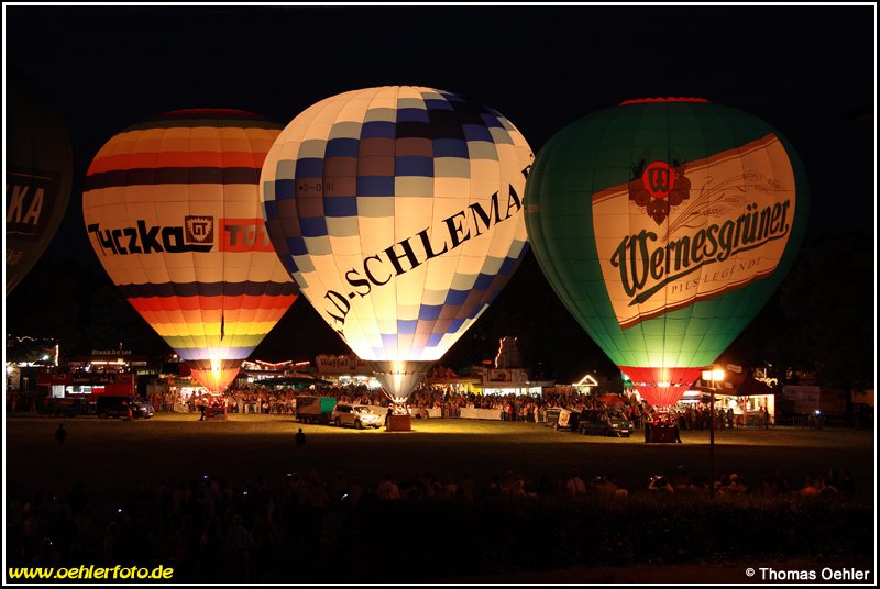 Ein Hhepunkt im jhrlichen Festkalender der Stadt Chemnitz ist das auf der Kchwaldwiese stattfindende Ballonfest. Im Gegensatz zum windigen Vorjahr herrschte am Abend des 07.06.08 schnes ruhiges Wetter, so dass das Ballonglhen zur Freude zahlreicher Besucher diesmal stattfinden konnte.