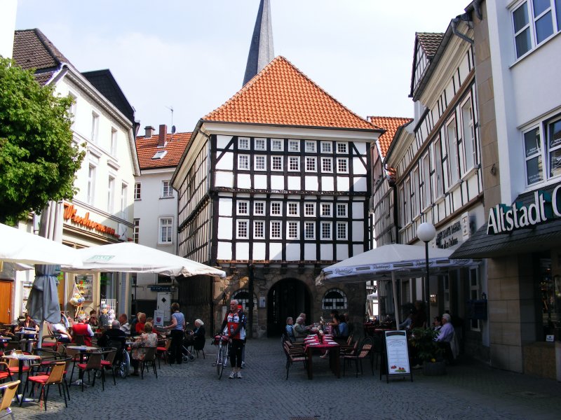 Ein kleiner Platz in der Hattinger Altstadt am 15. April 2009.